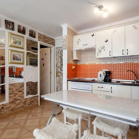 Apartamento Yomely Towers Апартаменты Арона