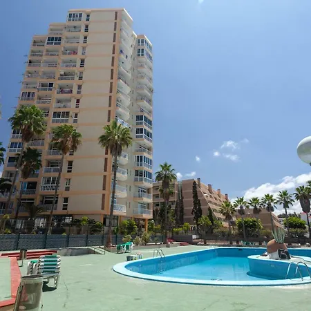 Apartamento Yomely Towers Арона